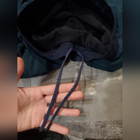 Lululemon T.H.E. Short *Luxtreme Liner 9". Indochine Blue (Teal = Blue/green). M - Picture 10 of 14